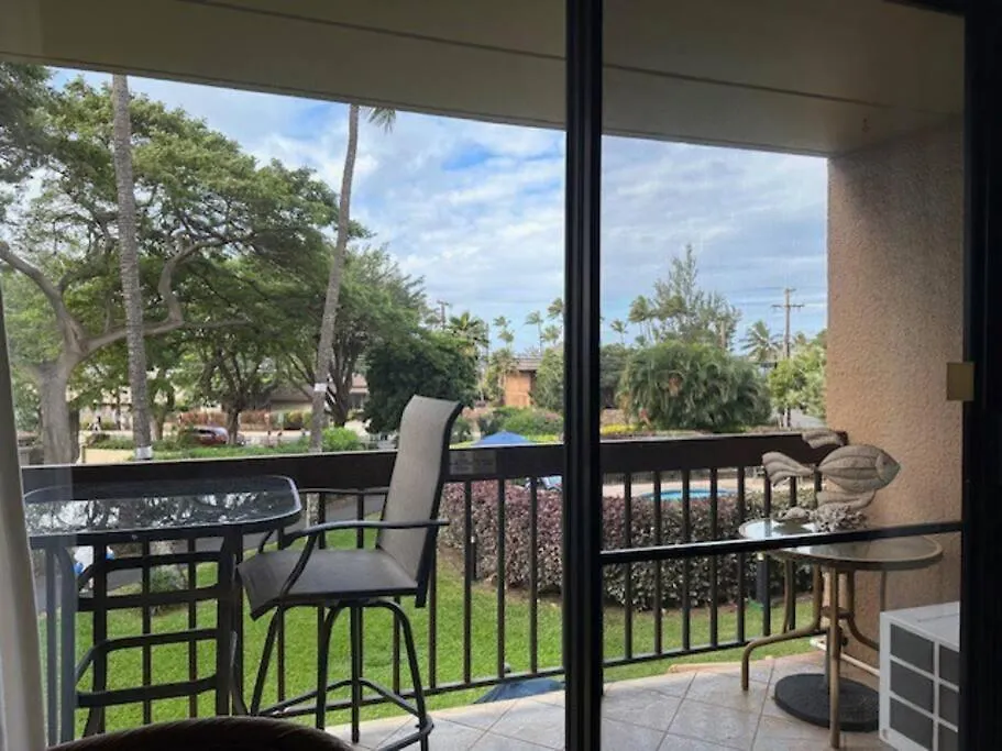 Maui Vista. 1 Bedroom Fully Furnished Condo Across From Kam 1 Beach. Walking Distance To Restaurants And Shops. Kihei United States
